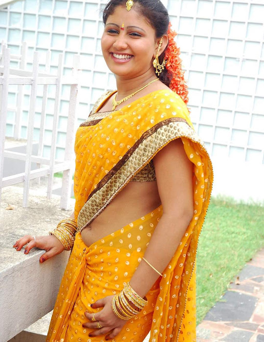 amrutha valli beautiful saree actress pics