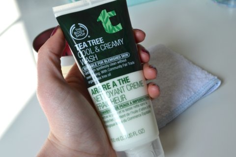 The Body Shop Tea Tree Cool and Creamy Wash