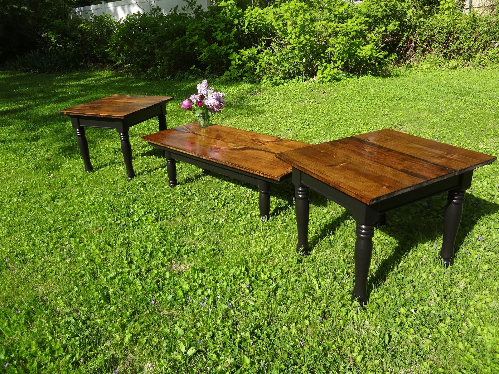 Heir and Space A Farmhouse Style Coffee Table Set