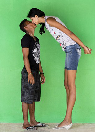 see more Elisani da Cruz e Silva world tallest 17 years old teenager Elisani da Cruz e Silva world tallest 17 years old teenager
