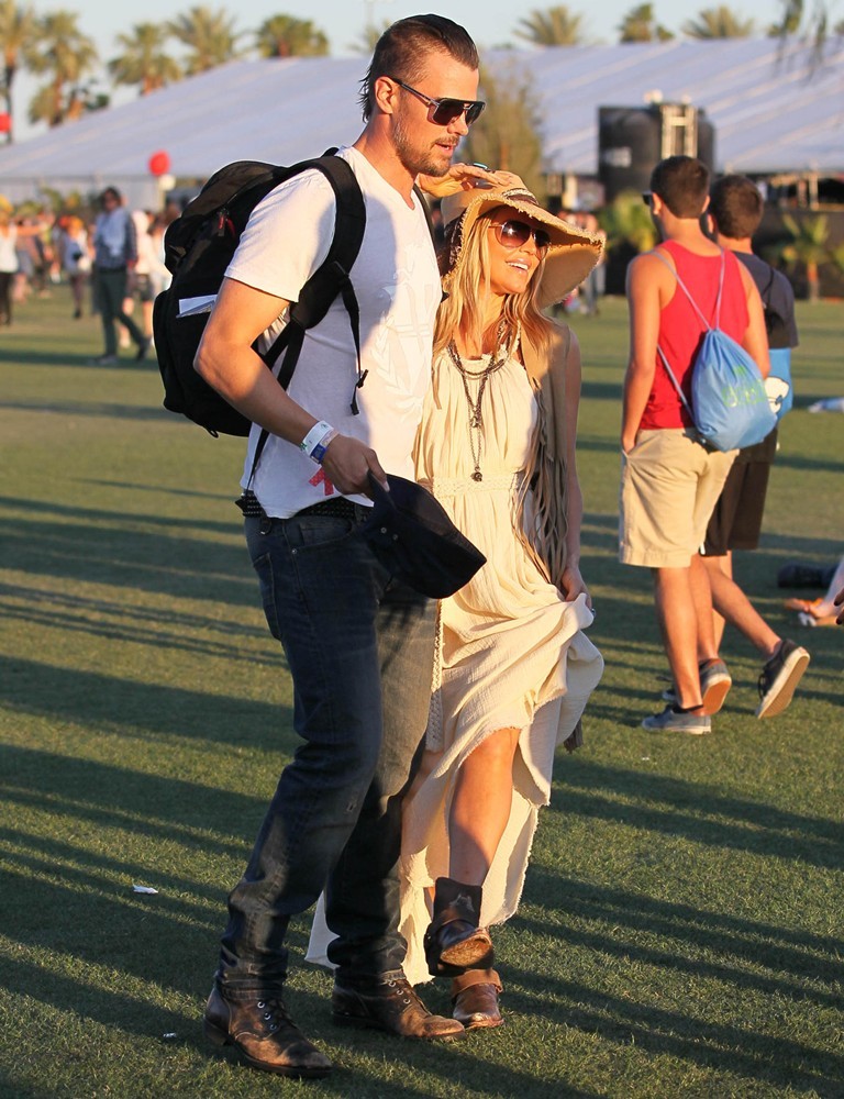 JOSH DUHAMEL HOLLYWOOD ACTOR PROFILE STATUS UPDATES CELEBRITY STATUS