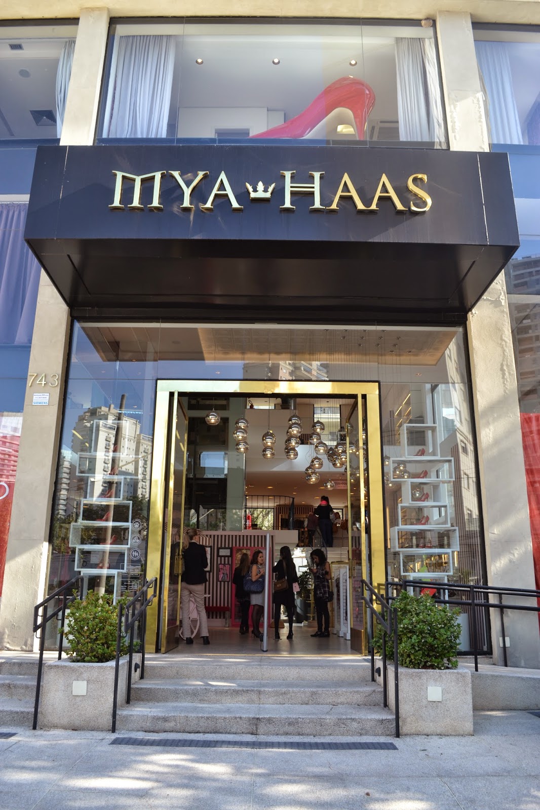 tenis botinha de couro feminino