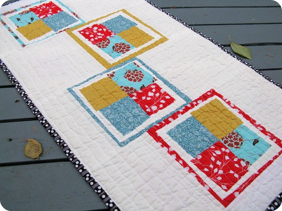 Crafting... Modern (+ Reversible!) Table Topper