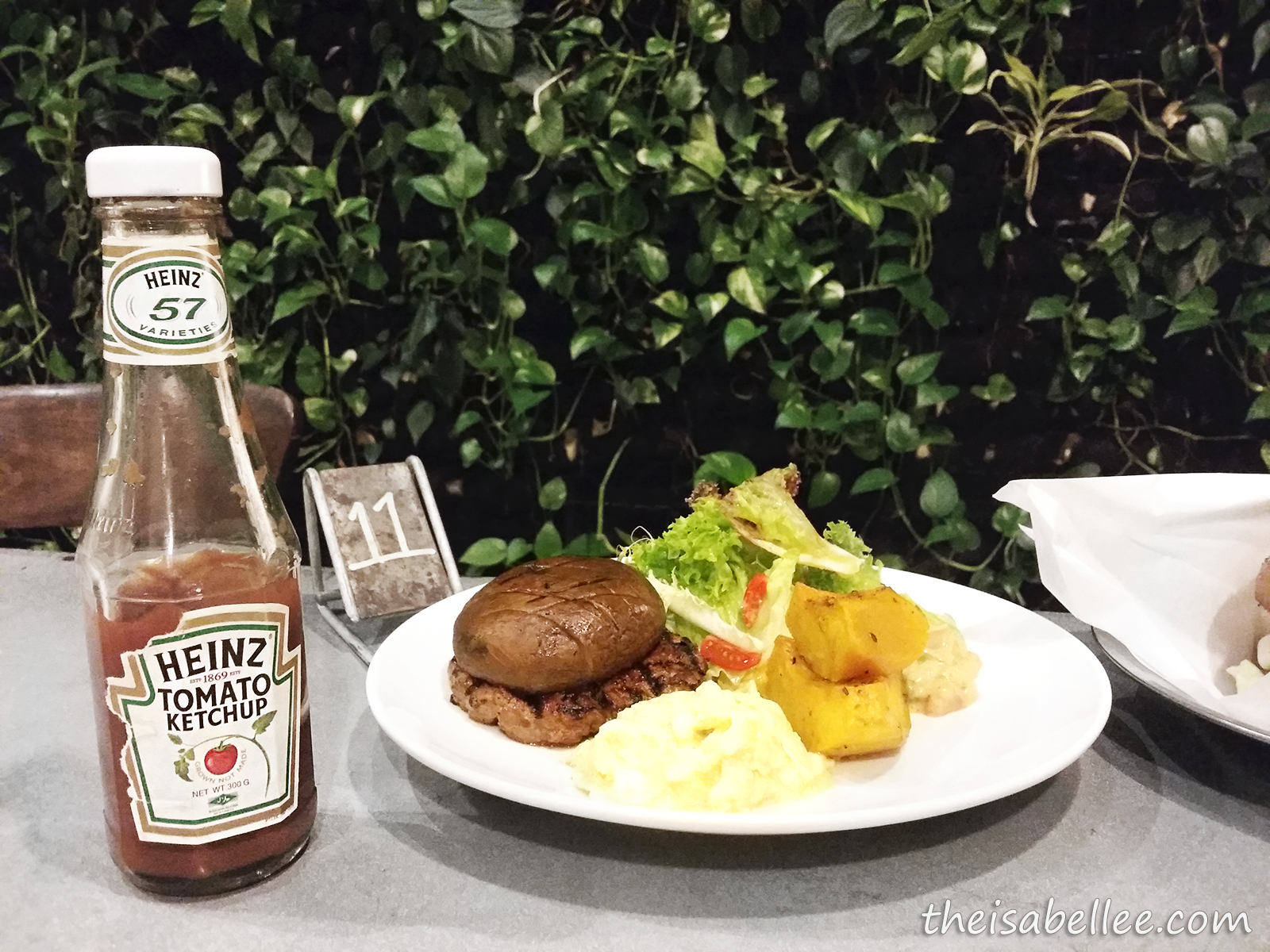 Awesome Canteen Paleo Beef Burger