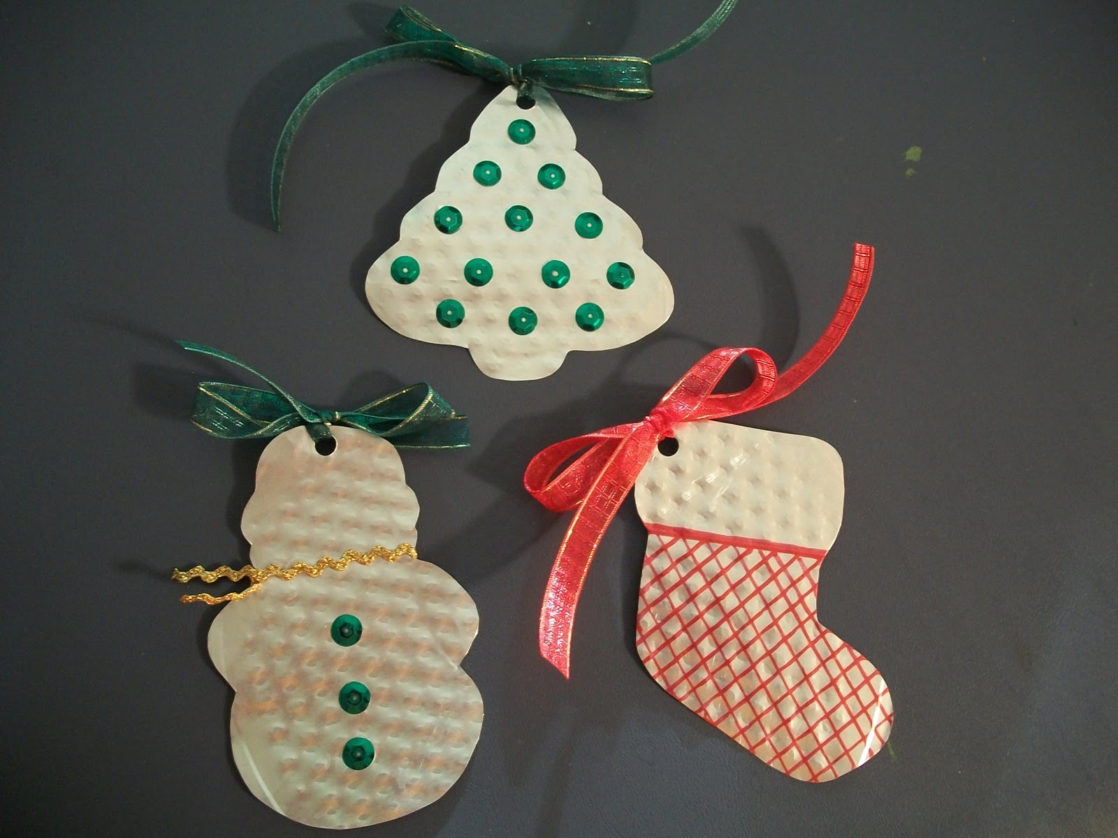 Cats, Kids and Crafts Pie Tin Ornaments