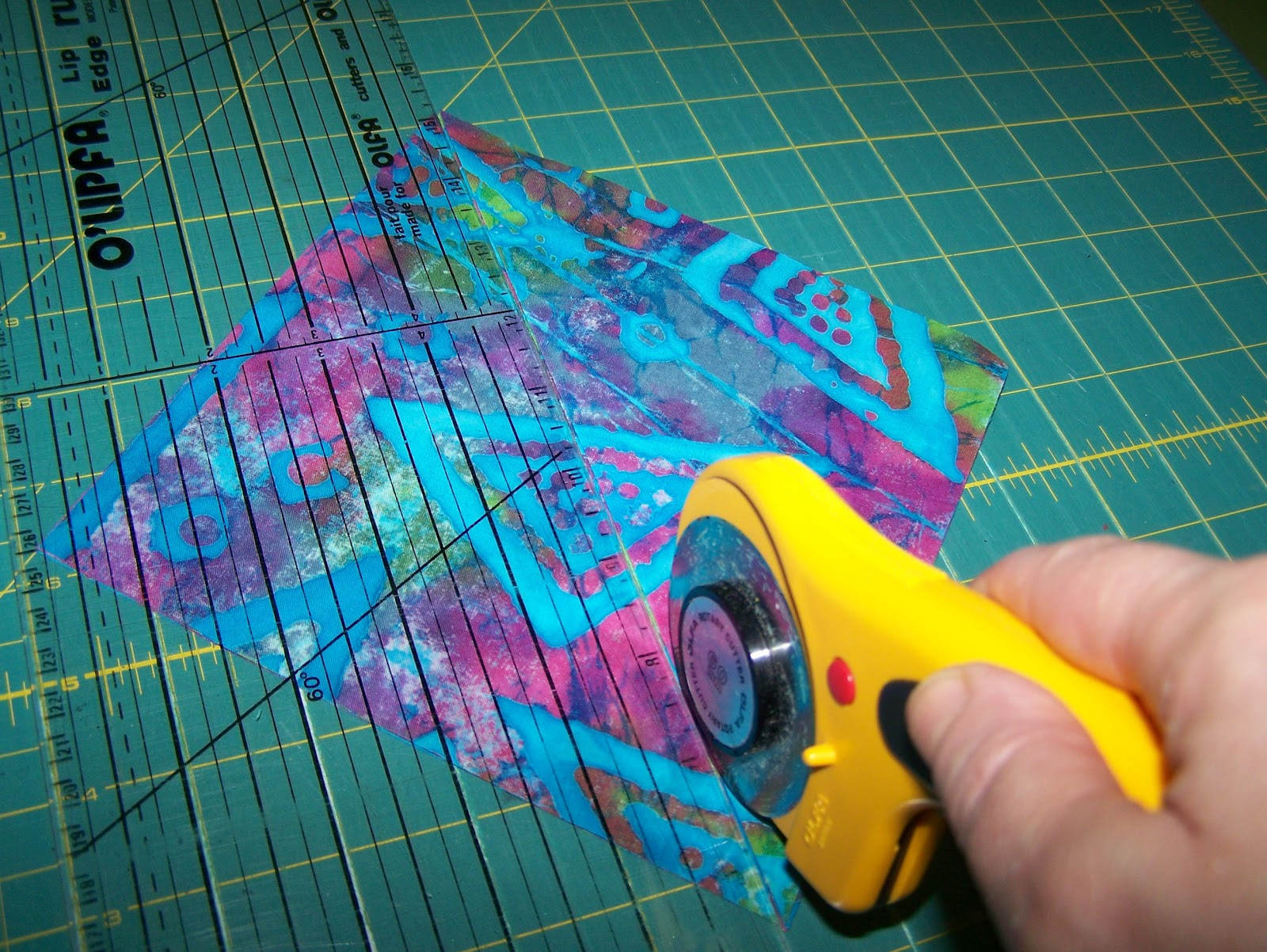 Damsel Quilts & Crafts Aprons on the Clothesline