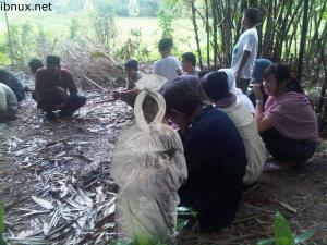 Tips agar kamera hp bisa memotret mahluk halus Tips agar kamera hp bisa memotret mahluk halus - suryapost.com