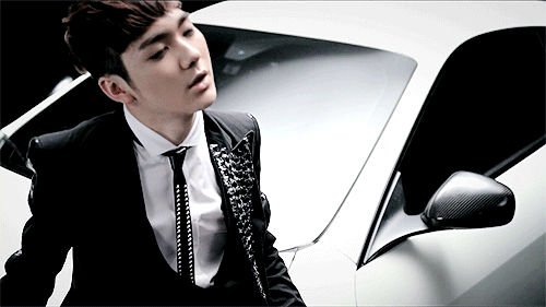 aron3.gif