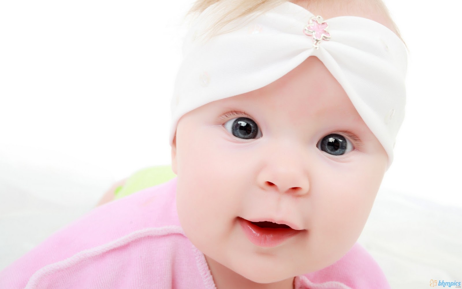 http://3.bp.blogspot.com/-9GSdJlJyMRc/Tug6jjxGEII/AAAAAAAAAcM/ScDR41BJMmQ/s1600/cute_smily_baby-1920x1200.jpg