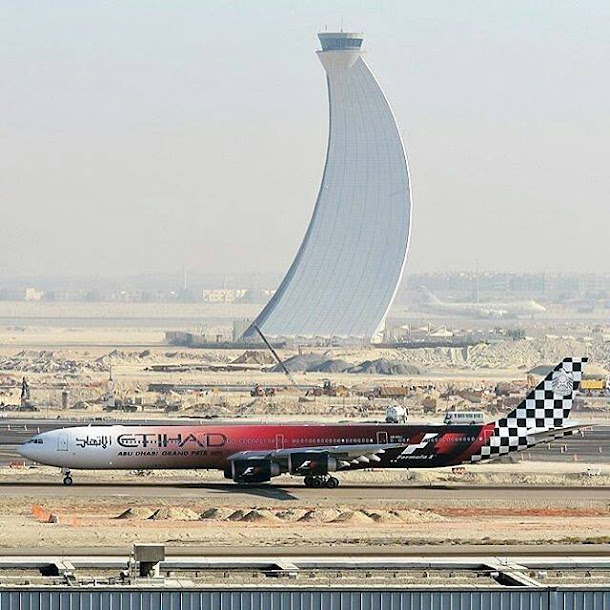 美方稱阿拉伯聯合大公國的阿提哈德航空(前)與阿布達比國際機場,「已落實必要的初步安全加強措施」,即日起解除筆電禁令。 美方稱阿拉伯聯合大公國的阿提哈德航空(前)與阿布達比國際機場,「已落實必要的初步安全加強措施」,即日起解除筆電禁令。