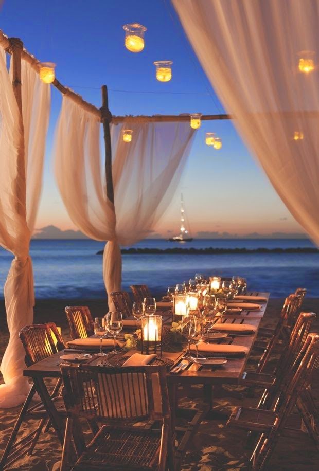 Outdoor Dining on Beach Destinations