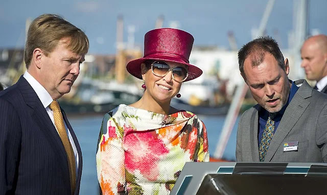 Theme is the visit of The Top works! The visit focus on five economic secrets: agribusiness, maritime & offshore, renewable energy, medical and leisure economy. During the visit the King and Queen pay a visit to Den Oever, Den Helder and Warmerhuizen