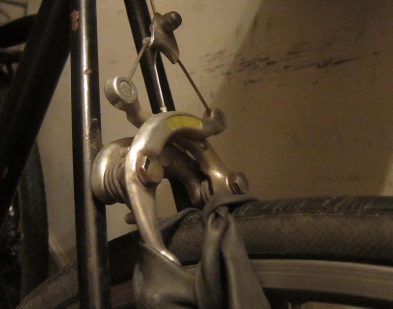 Ode Street Tribune old bike inner tube helps to repair brakes
