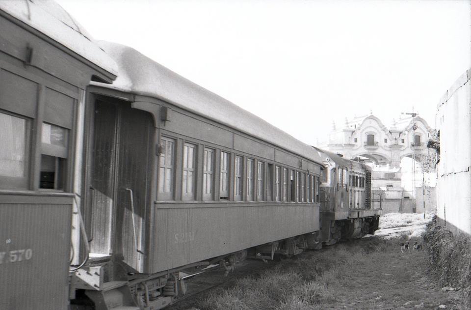 1982 - FFCC GRAL. BELGRANO (Ex Midland) a la Estación Puente Alsina.