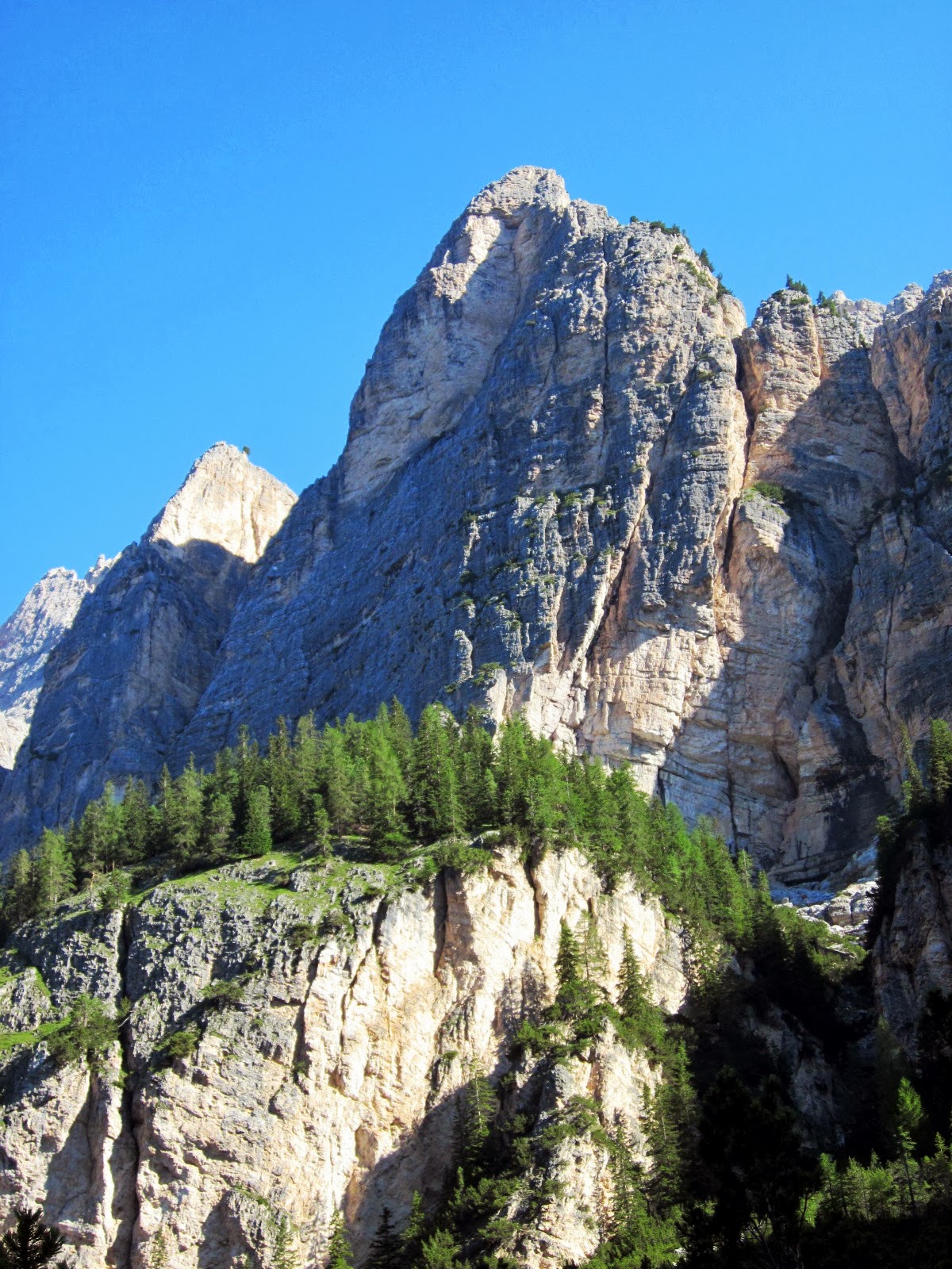 TRINI Y SALVA Excursión a Malga Grande di Fanes Dolomitas