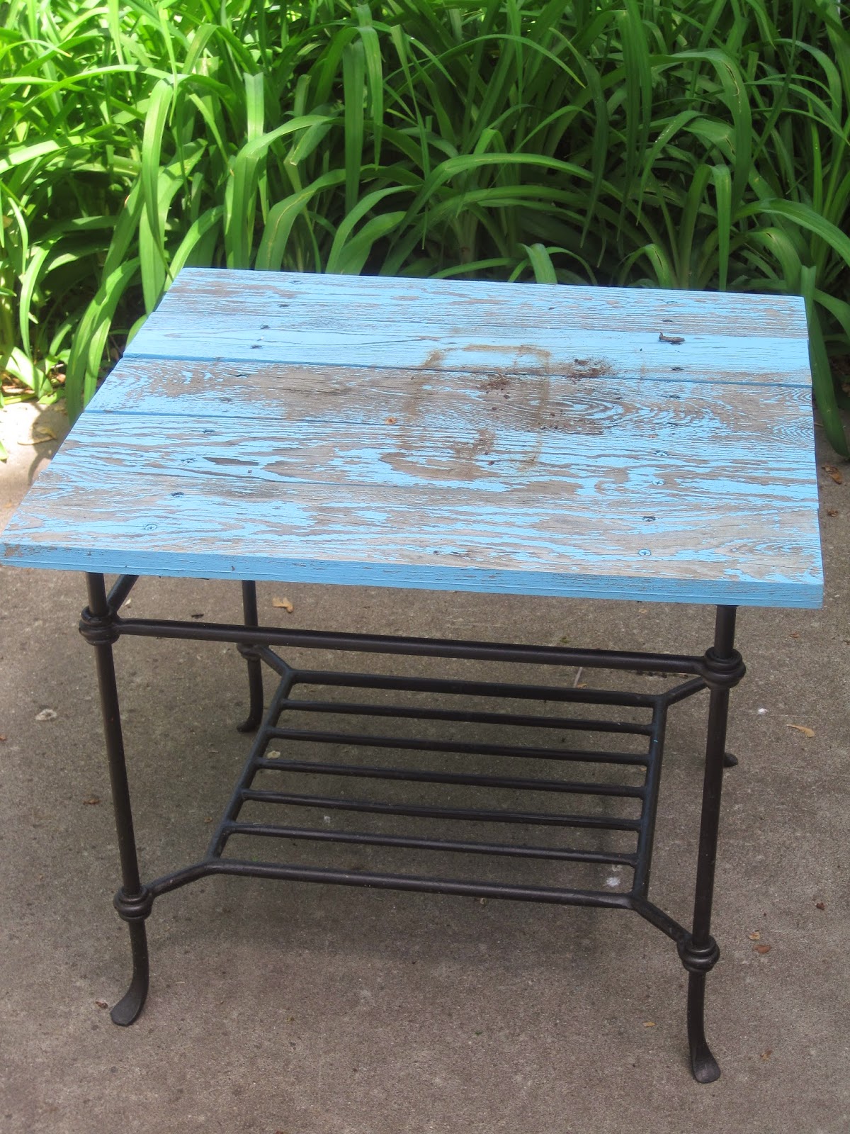 Decorated Chaos: Patio Table Makeover Using DecoArt Outdoor Paint
