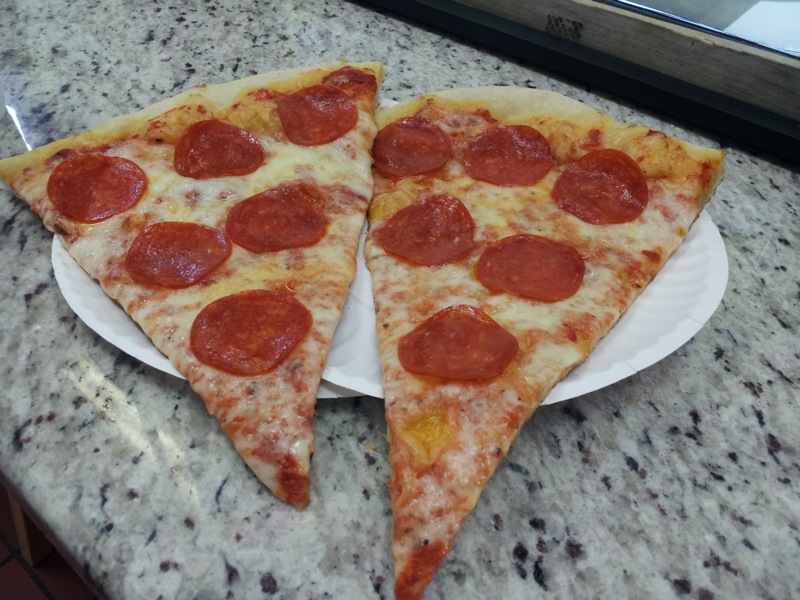 Watch Me Eat Brooklyn Pizza in Orlando, FL