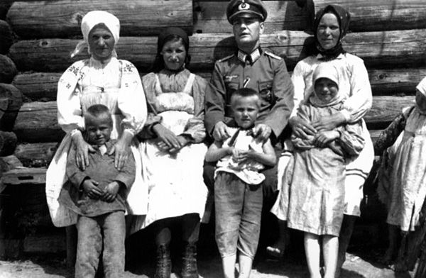 seks-s-voennimi-zhenshinami-smotret-onlayn-skrituyu