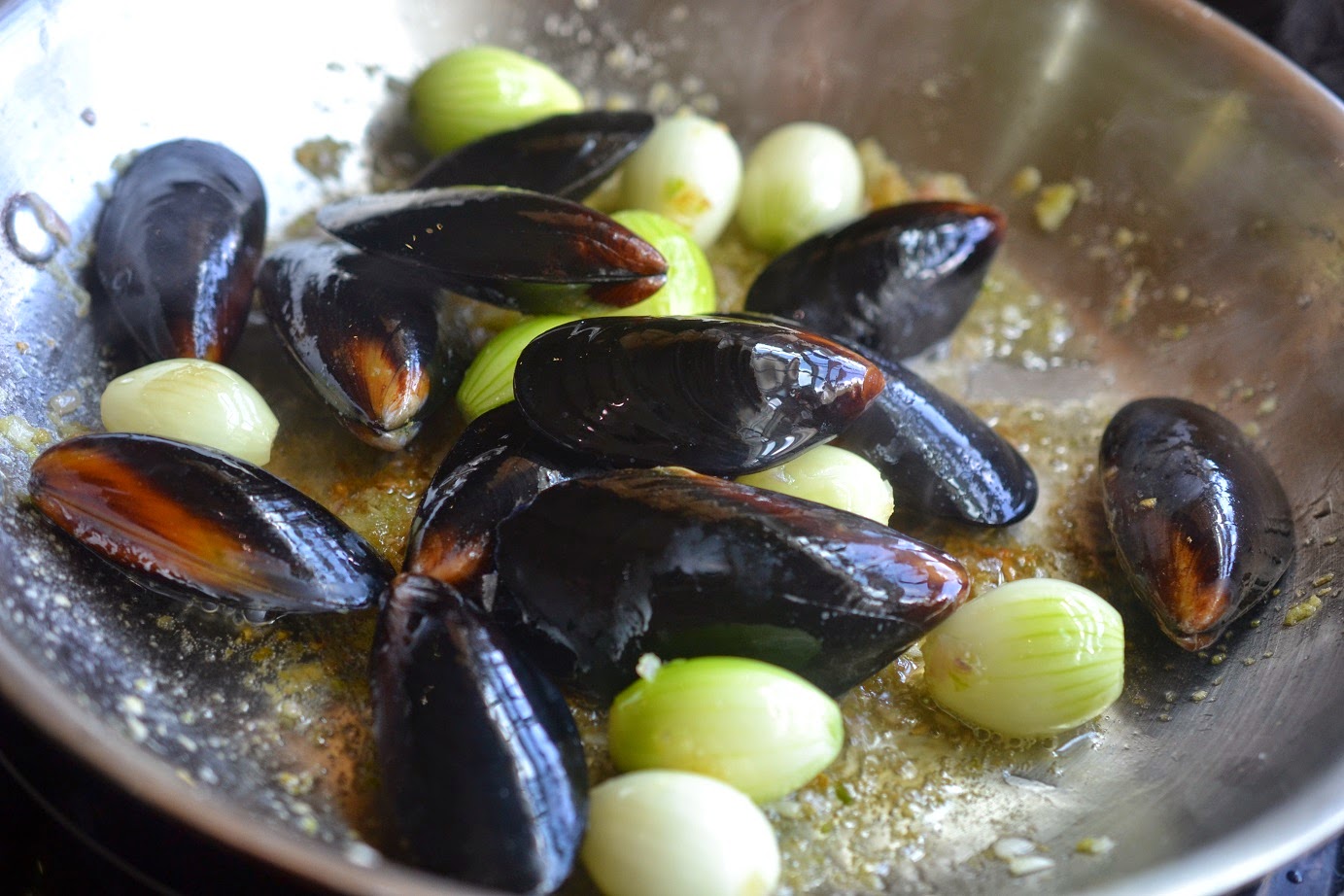 Greedy Girl Jamaican Style Mussels