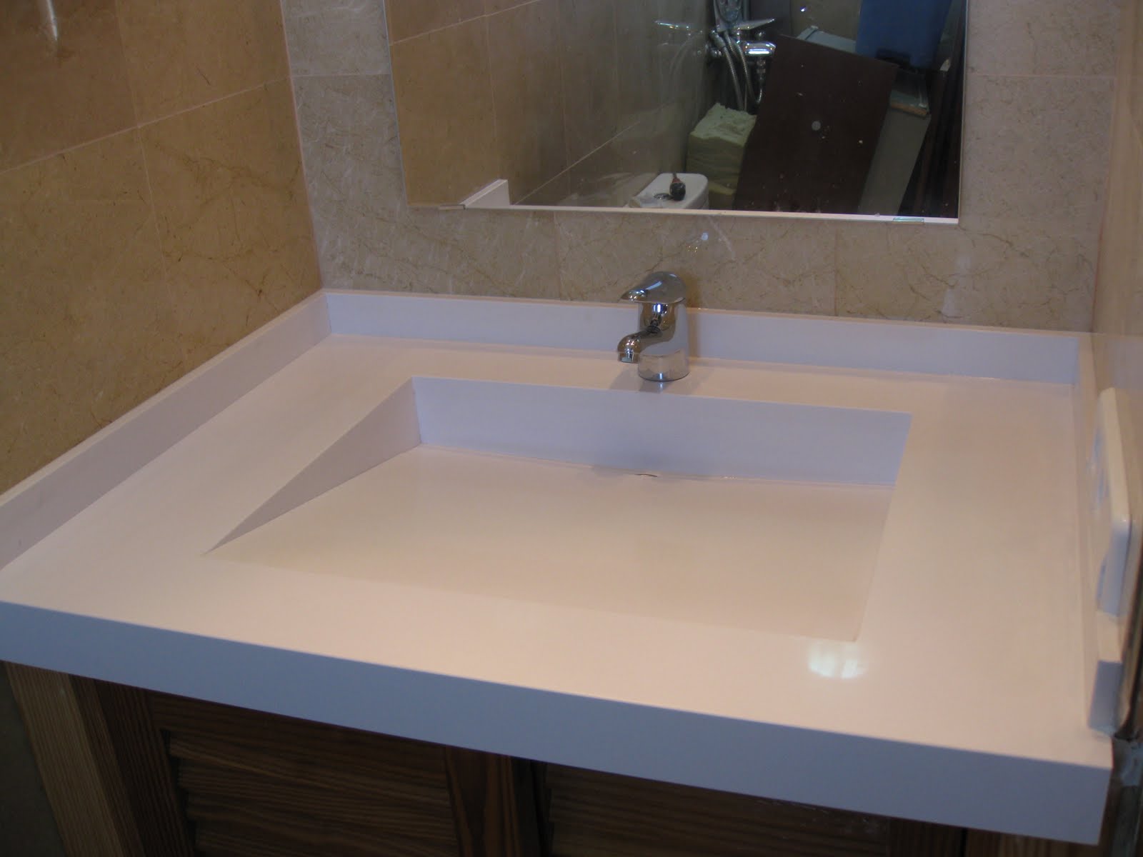 Piedralia Global S.L.: Encimera de lavabo en cuarzo blanco modelo: New