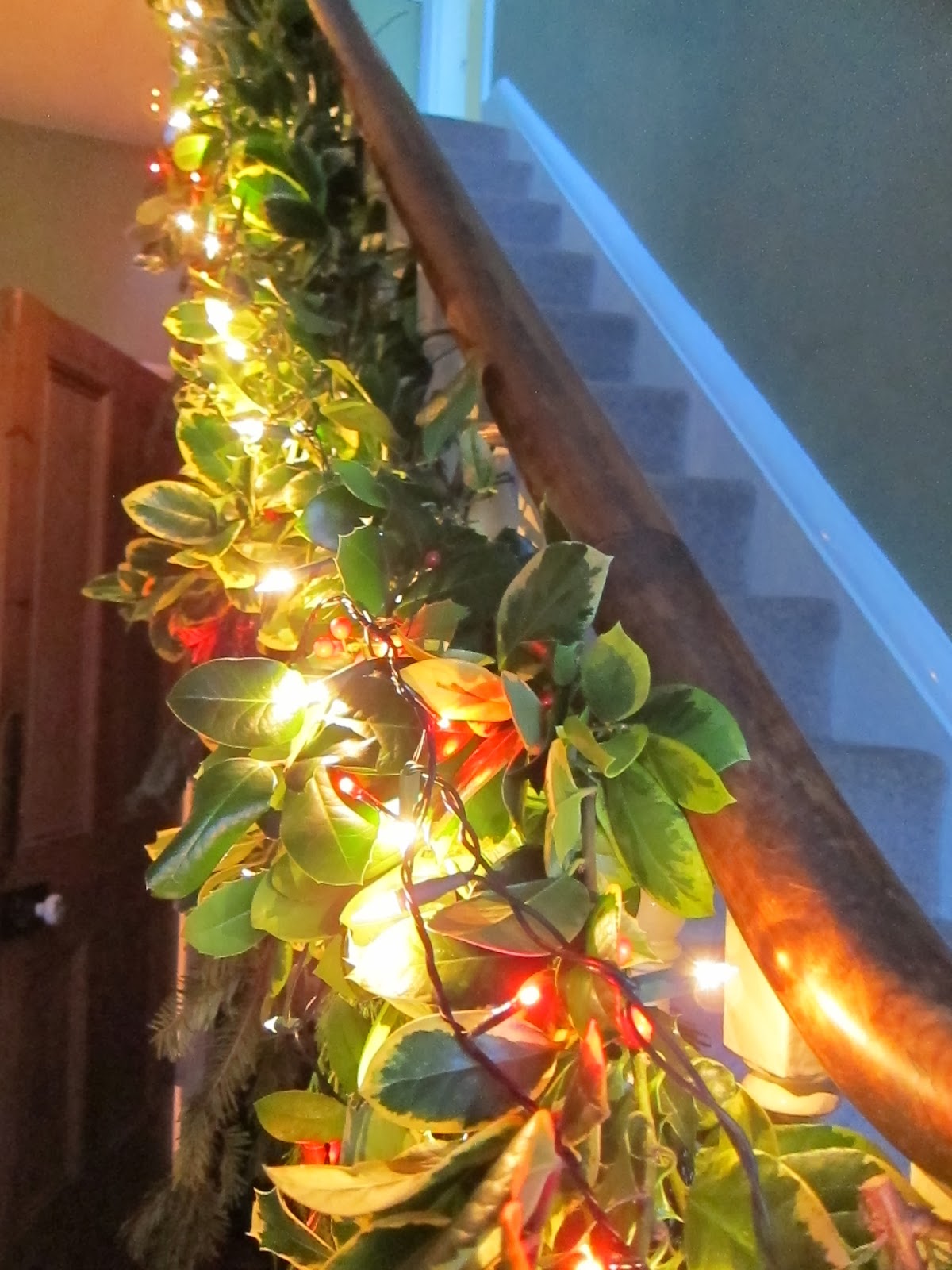 Hoe hoe grow Evergreen garland