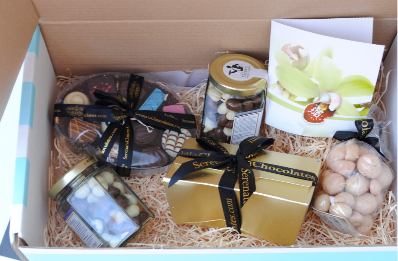 Citrus Spice and Travels Giveaway £40.00 voucher from Serenata Flowers
