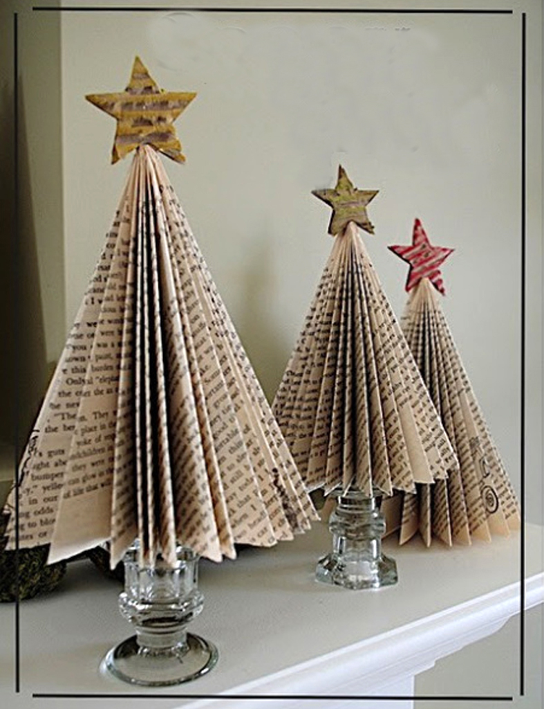 DetalleLogia Árboles de Navidad Reciclando papel, carton, cds...