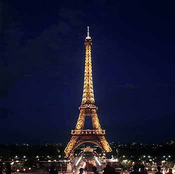 Eiffel Tower Paris Pictures Night on World Beautiful Places Eiffel Tower Paris At Night