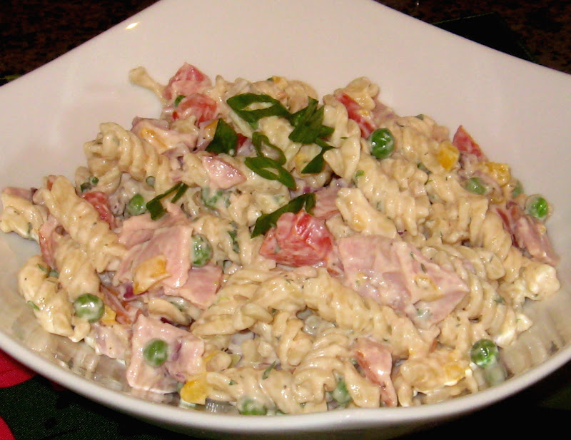 Pasta Salad with Ham, Peas And Muenster Cheese
