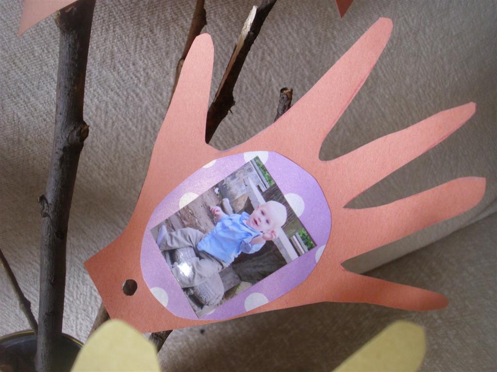 The DoItYourself Mom DIY Mother's Day Picture and Hand Flower Bouquet