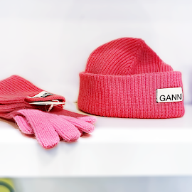 Ganni beanie and gloves @ P45.