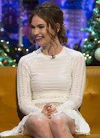 We find now flawless in a white mini dress, Lily James, 26, took advantage of the evening to reveal her amazing sculpted body and long legs on Saturday, December 19, 2015 at the Jonathan Ross show in London.