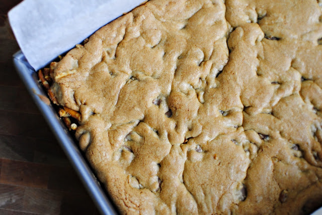 Chocolate Chip Cookie Bars l SimplyScratch.com