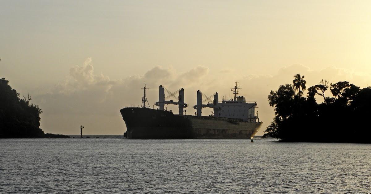 Sailing Aussie coast Mourilyan Harbour to Fitzroy Island