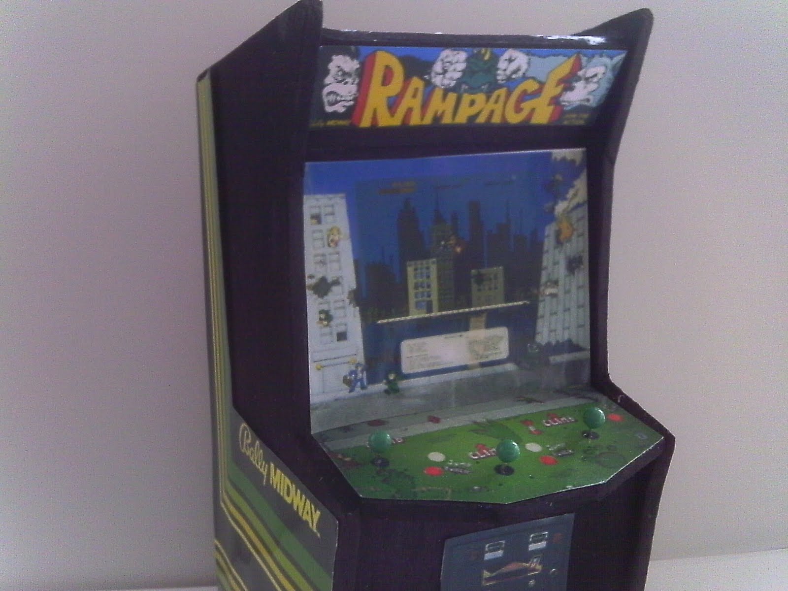 Retro Heart RAMPAGE Scale Arcade Model