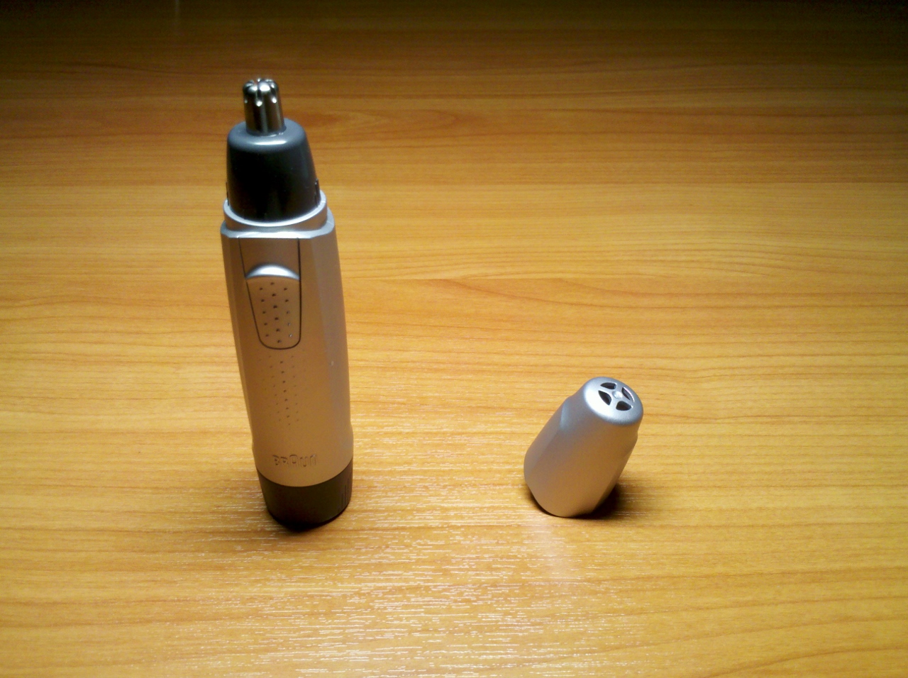 All about basic กรรไกรตัดขนจมูก vs เครื่องตัดขนจมูก (Ear & Nose