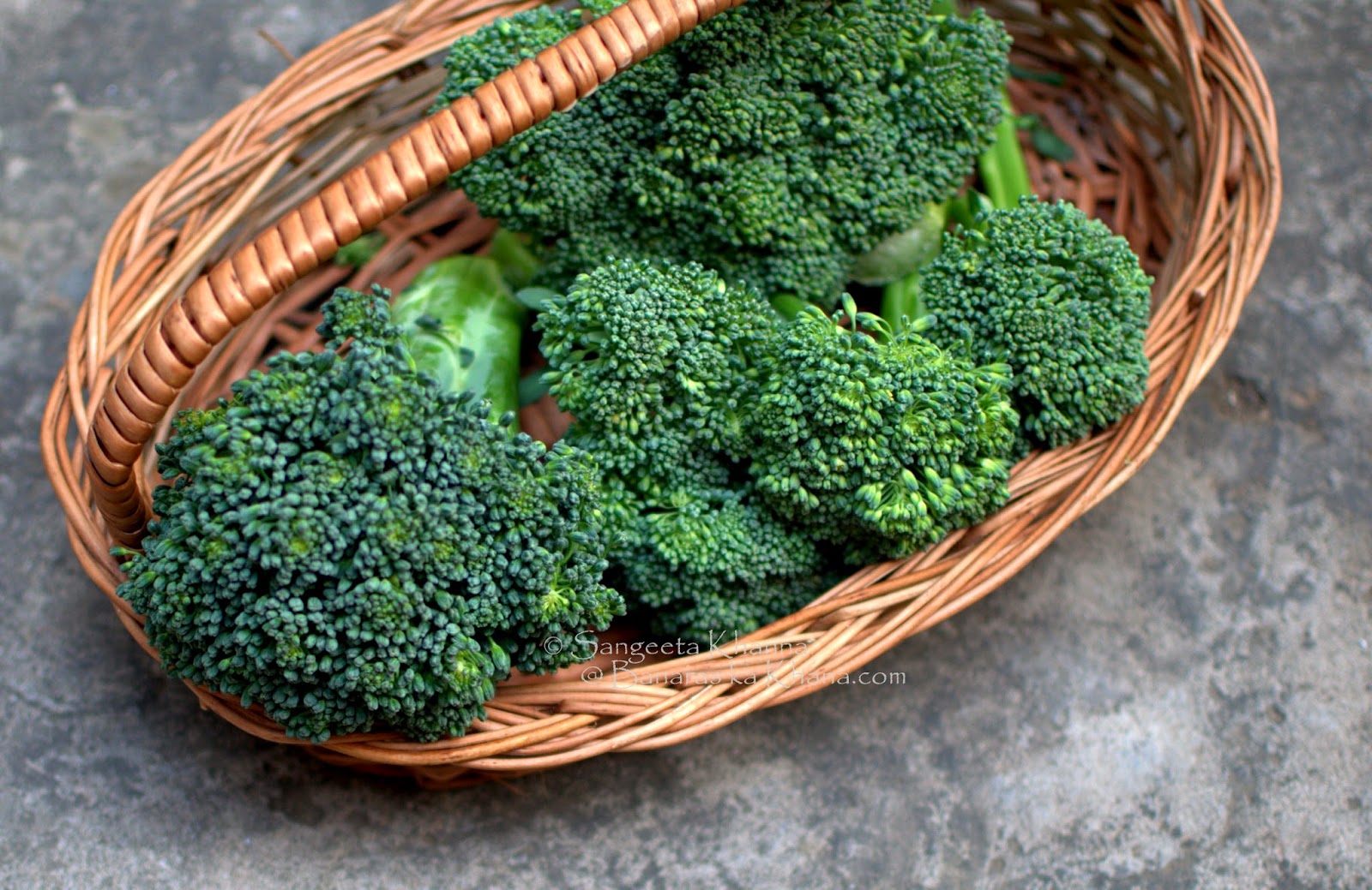 banaras ka khana: broccoli paneer bhurji | a broccoli recipe with Indian  curry spices