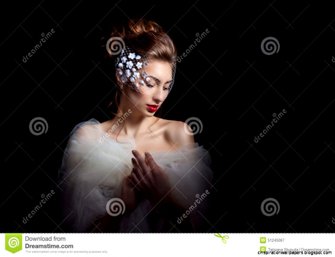 Beautiful Girl With Flowers In Her Hair And Pink Makeup Spring Beautiful Girl With Flowers In Her Hair And Pink Makeup Spring