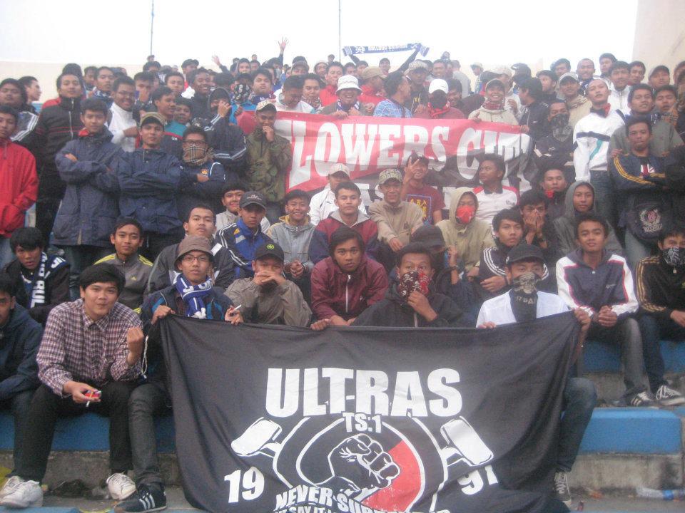 HOOLIGANS dan ULTRAS