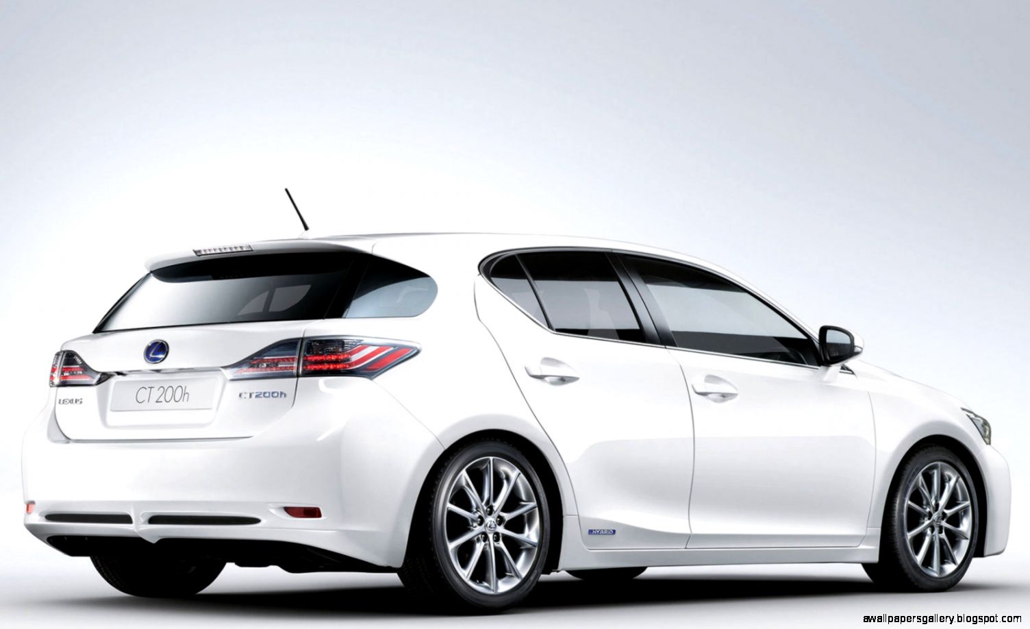 Lexus CT200h 18 VVT i Luxury Luxurious family car photo Lexus CT200h 18 VVT i Luxury Luxurious family car photo