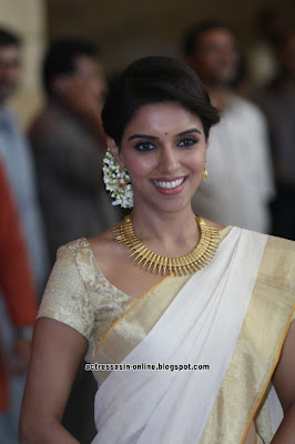 Asin  at Ritesh & Genelia Wedding stills