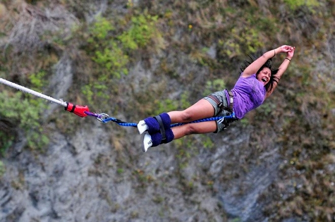 Bungy Jumpers, Queenstown, South Island, New Zealand 