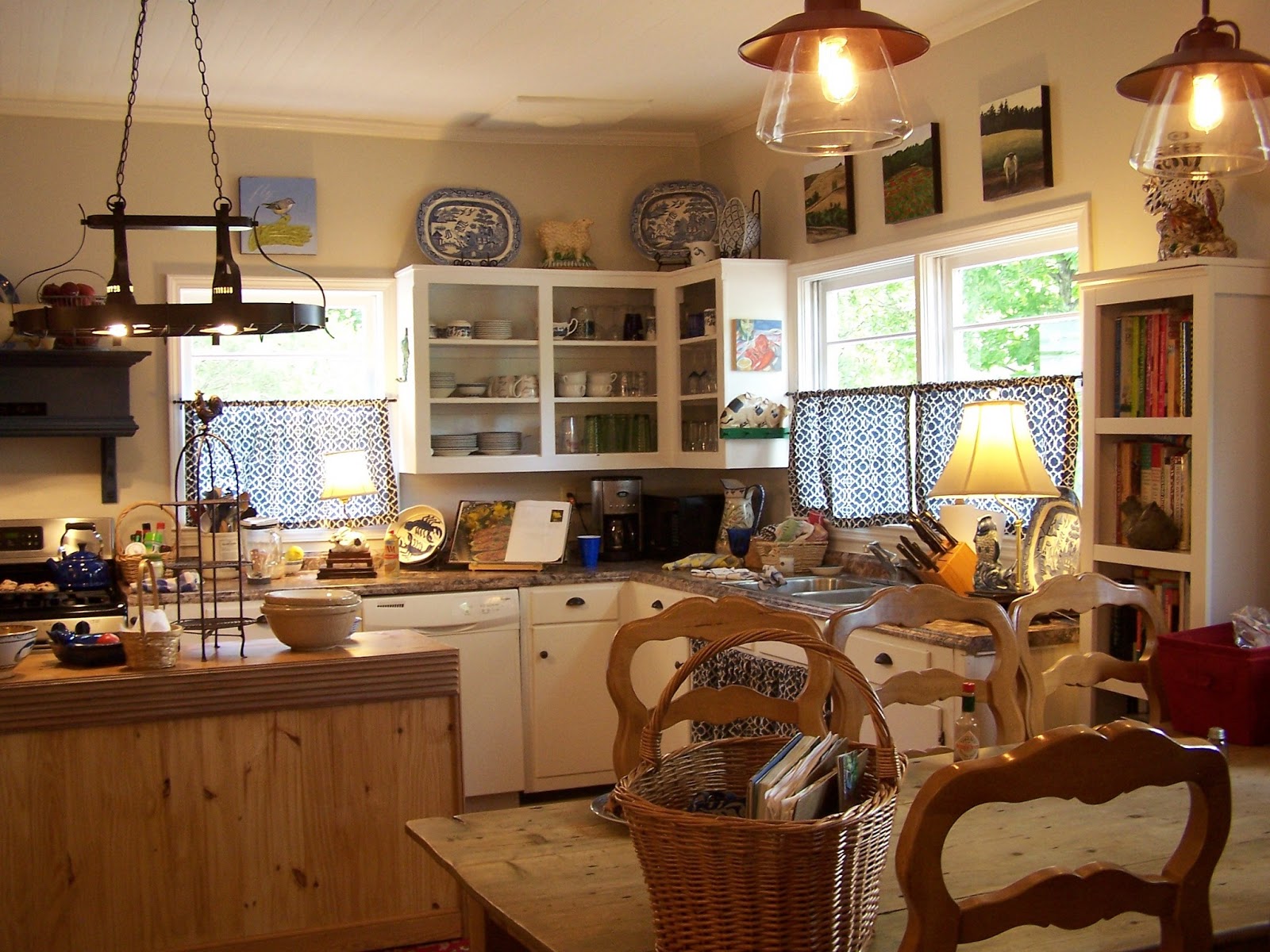 TARA DILLARD Farmhouse Kitchen