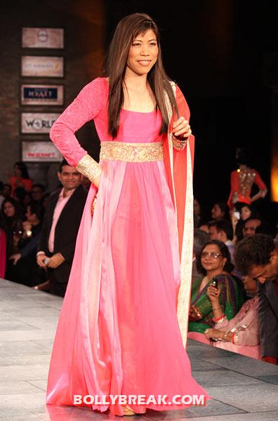 Mary Kom for Manish Malhotra - (18) - Priyanka, Dia, Parineeti & other Celebs catwalk for a cause