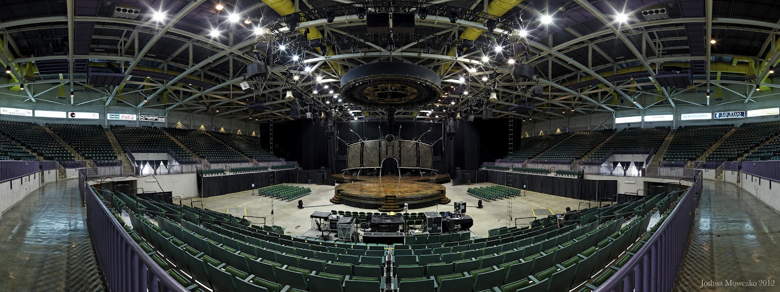 Life in the Circus BancorpSouth Arena Tupelo, MS