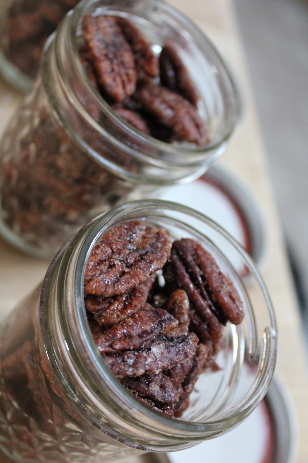Crafty Christmas Club Candied Pecans in a Jar Tutorial