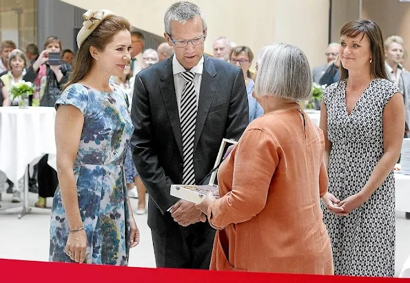 Crown Princess Mary Style SIGNE BEGELUND JENSEN Dress and CARLEND COPENHAGEN Vanessa Bag