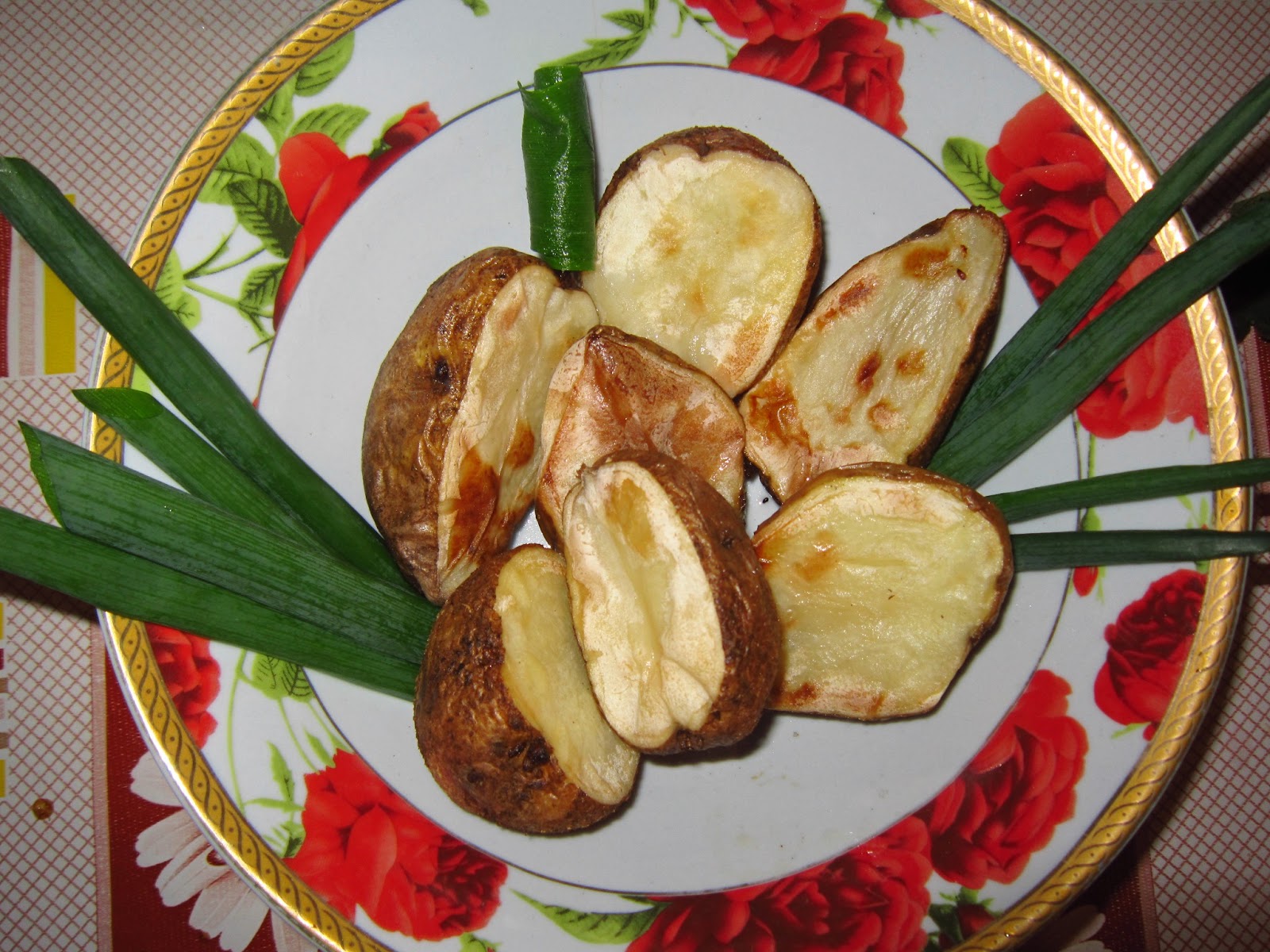 Картофель в мундире, запеченный в духовке