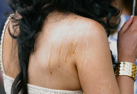Spray tan problems and quick fixes | So You Boutique