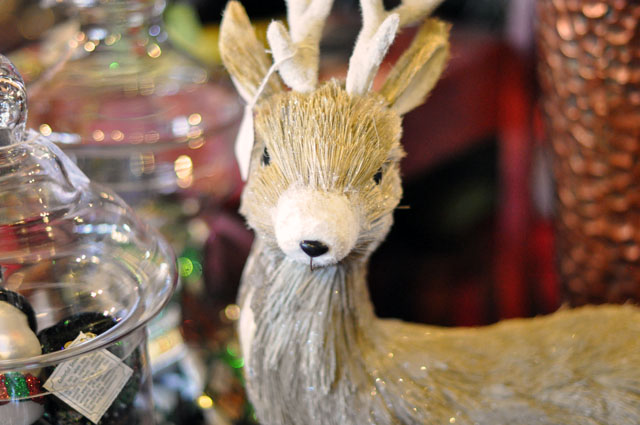 woodsy christmas deer decor